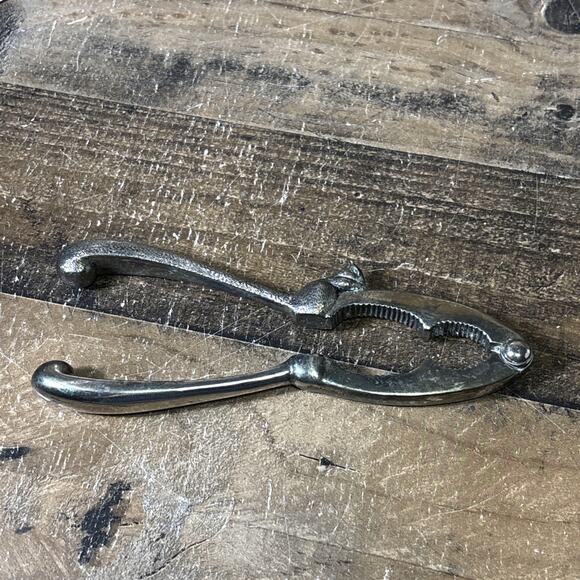 Vintage Silea Silver Tone Metal Nutcracker Nut Cracker Squirrel Nutcrackers - Picture 3 of 5